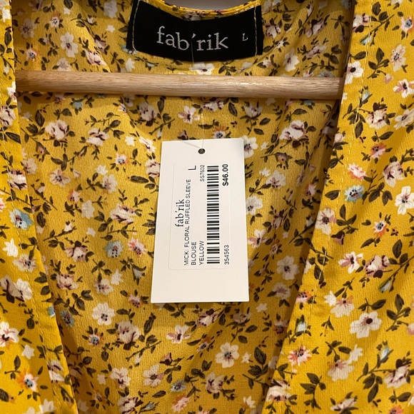 Micki mustard Floral Ruffled Sleeve Blouse top with deep V neck bow detailing - Picture 9 of 9